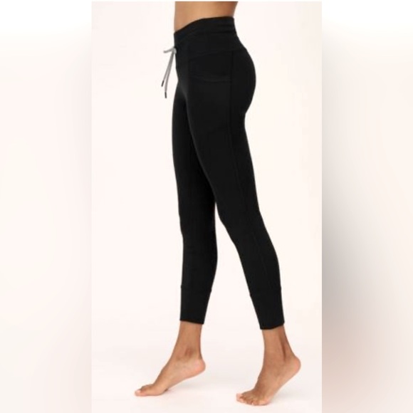 Yogalicious LUX Prestige Hi Rise7/8 Jogger - Picture 3 of 5